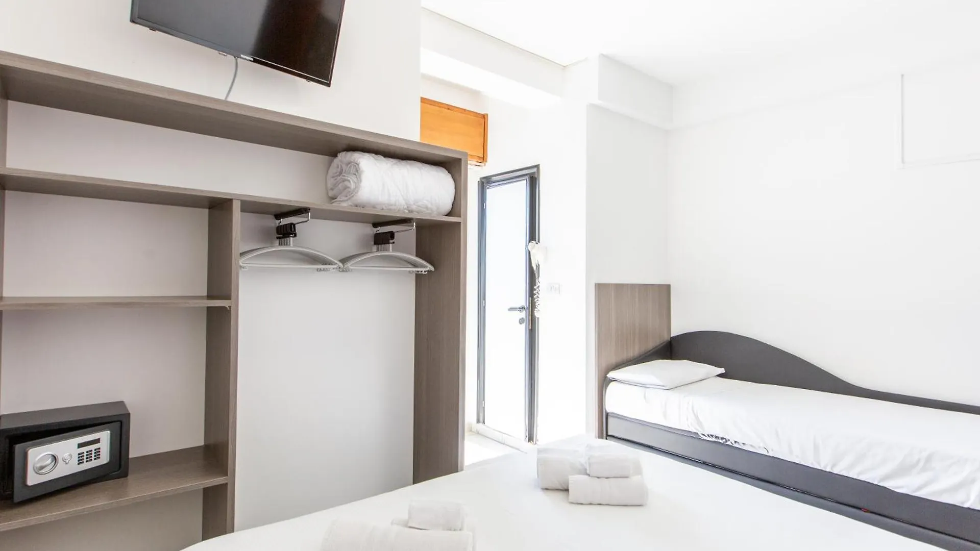 Hotel Grazia Риччоне 2*,  Италия